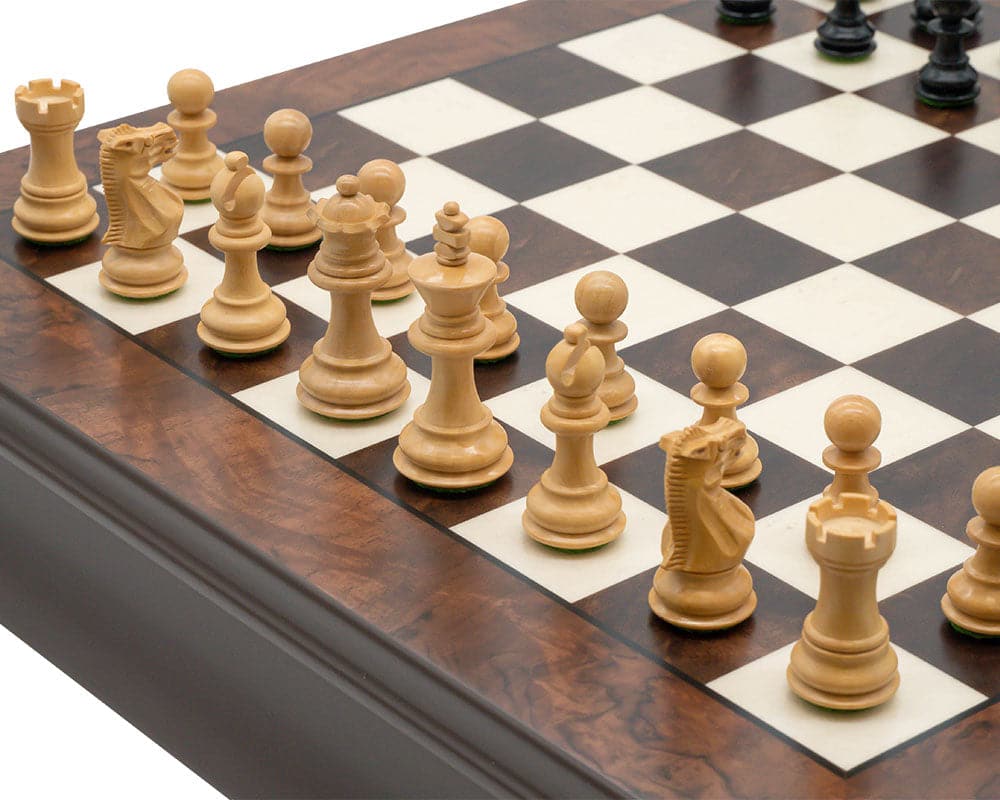 Kingsclere EO Staunton chess pieces on chessboard with traditional Staunton design, expertly turned from boxwood, weighted and felted.