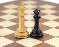 Parthenon Grand 烏木與胡桃木國際象棋套裝