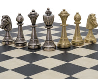 Finnesburg 與 Black 經典國際象棋套裝